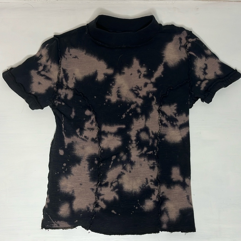 brown and black tie dye urban outfitters shirt,stretchy light weight material.